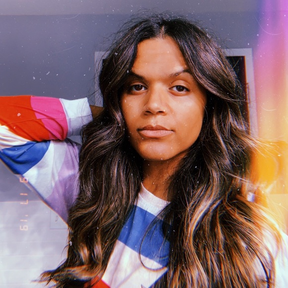 Meet your Posher, Elle - Picture 1 of 1